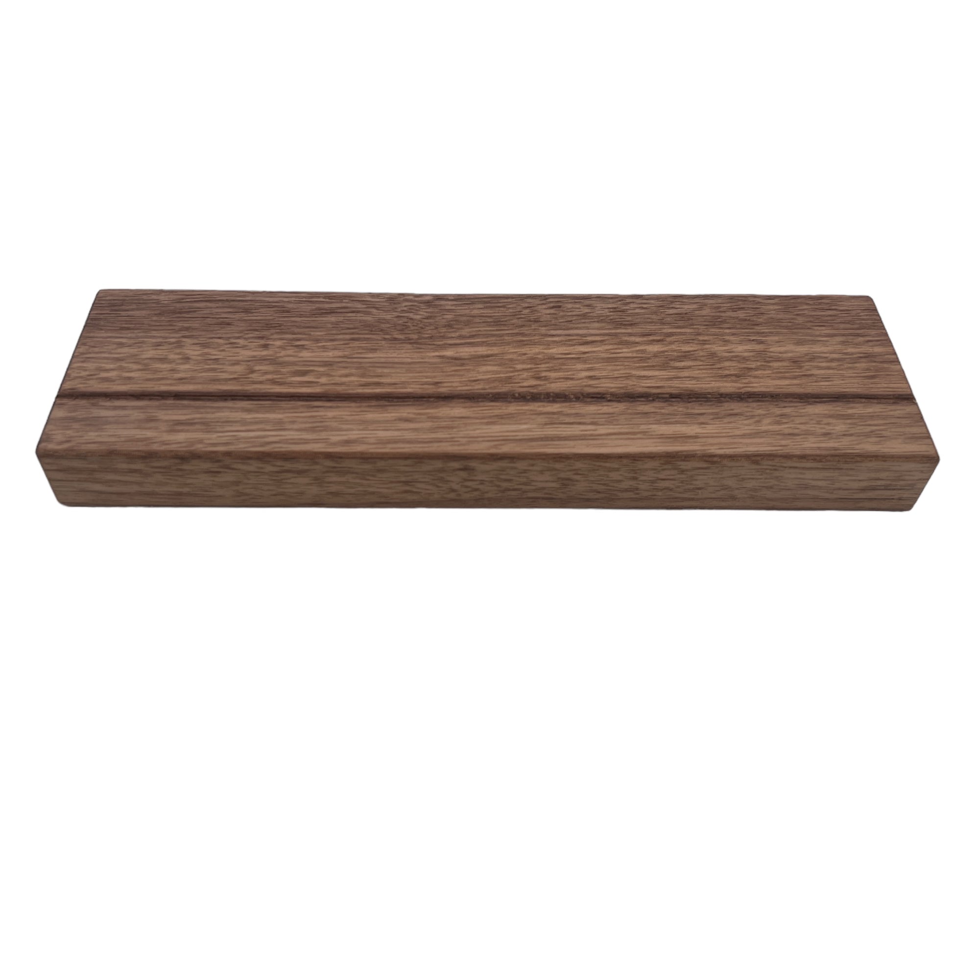 Sleutelplank, sleutelrek, sleutelrekje, sleutelhouder van massief notenhout. Voorzien van 5 supersterke magneten. HangKey Plankie X notenhout schuin vooraanzicht
