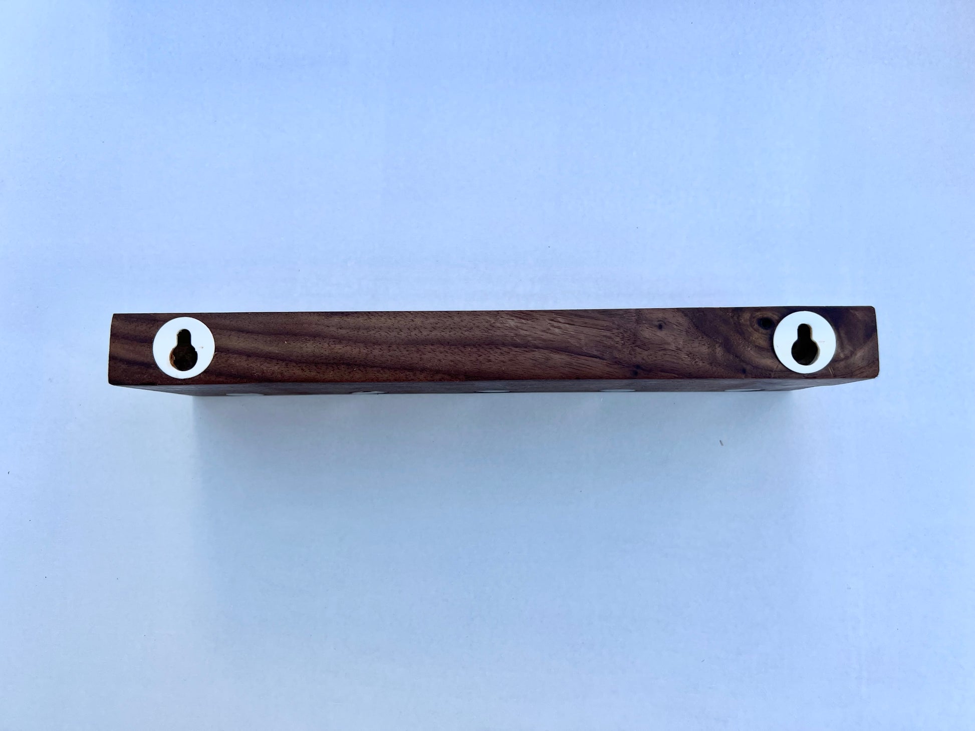 HangKey Plankie XL Notenhout - Wandplank - Sleutelplank - Sleutelrek - bevestiging